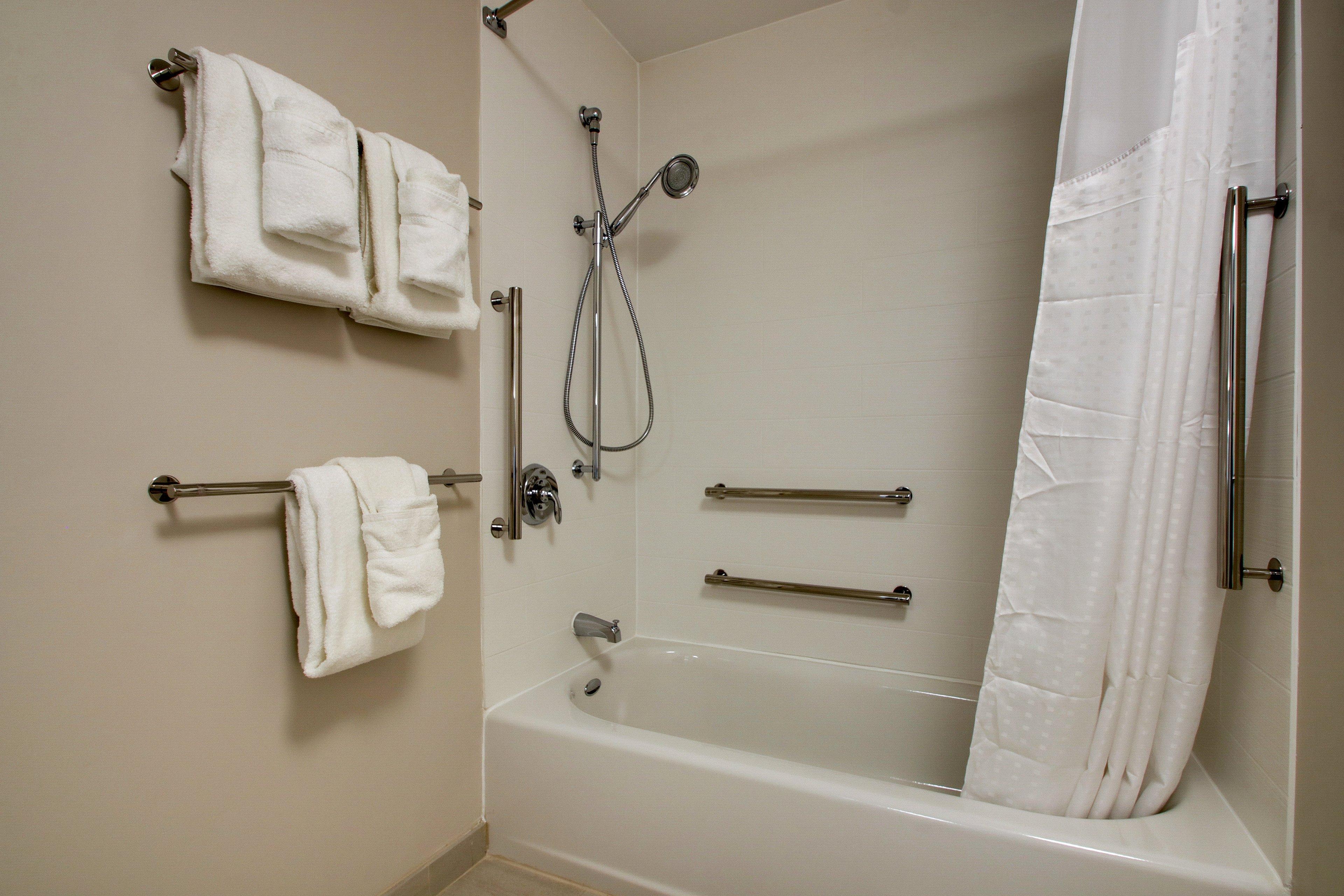 Holiday Inn Express & Suites - Elizabethtown North By Ihg Exterior photo