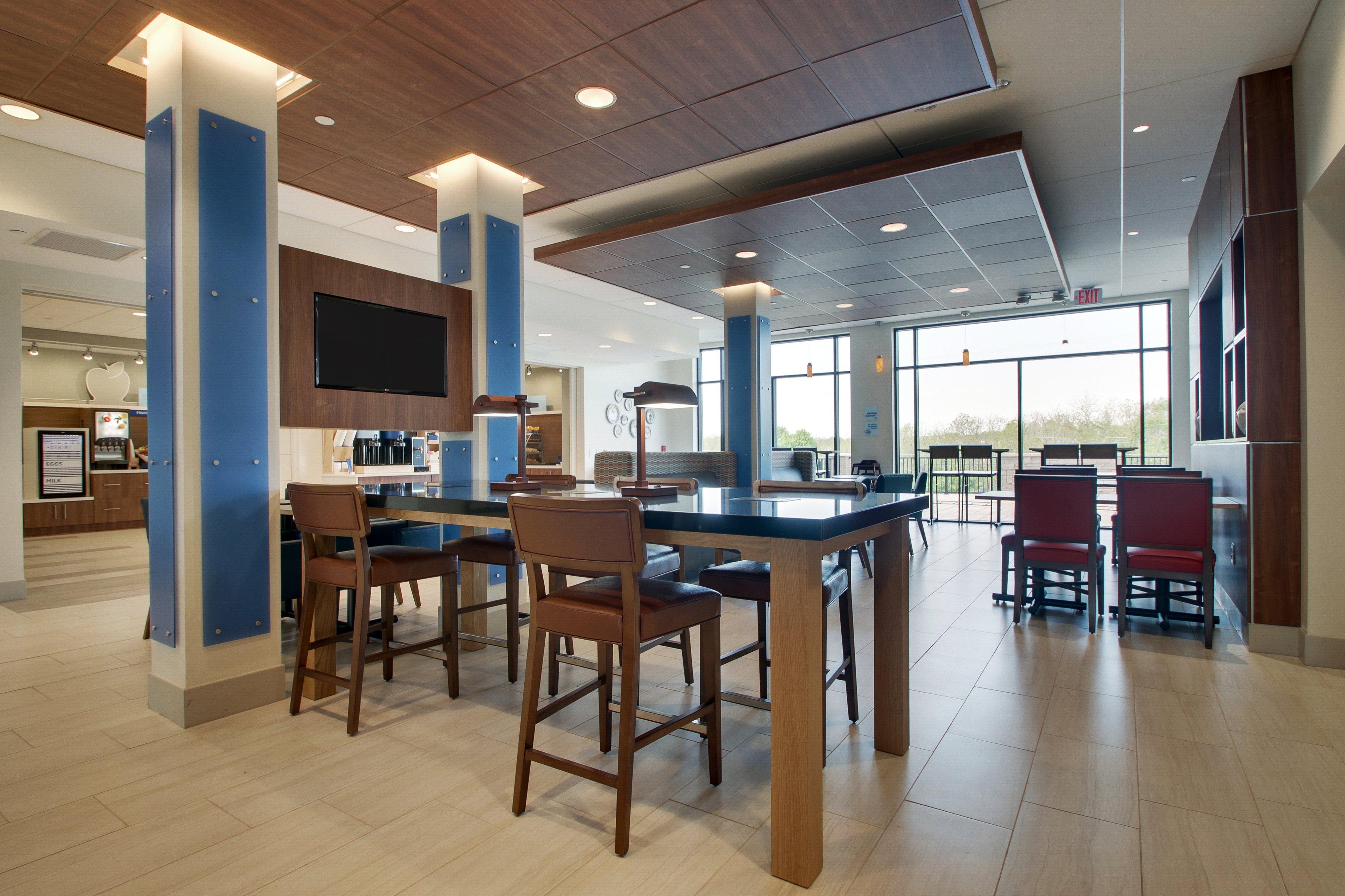 Holiday Inn Express & Suites - Elizabethtown North By Ihg Exterior photo